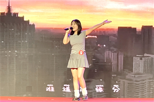 1747966510252100.jpg 第二篇章我的歌声里3.jpg