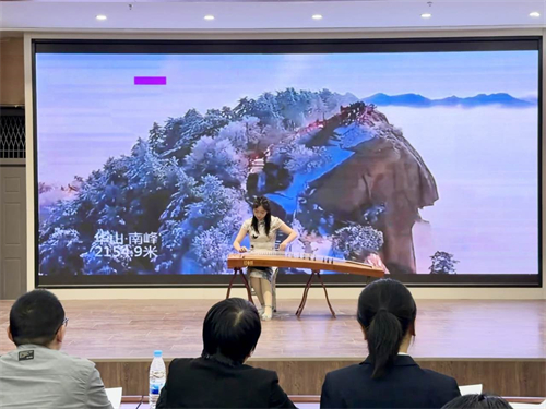 1778119911308161.jpg 3古筝.jpg